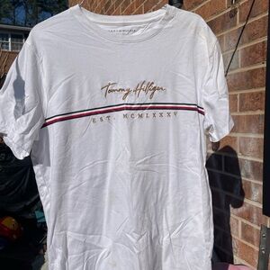 Tommy Hilfiger Men’s Medium White and Red Short Sleeve Men's Tee